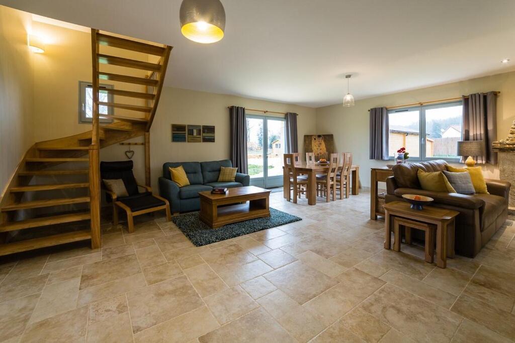 Luxury 3 Bed Home With Heated Swimming Pool Air Con And Boules Pitch Salignac-Eyvigues Экстерьер фото