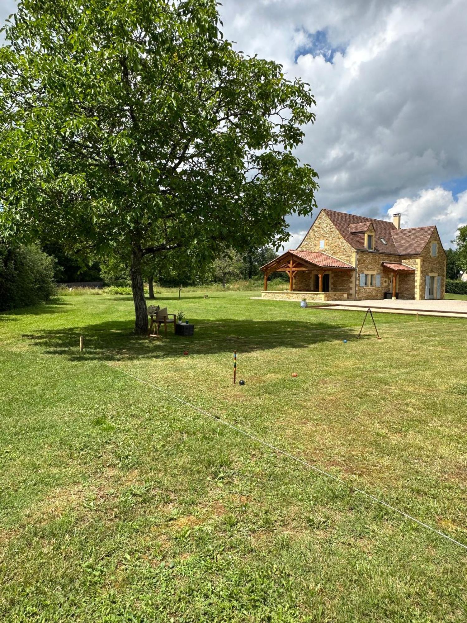 Luxury 3 Bed Home With Heated Swimming Pool Air Con And Boules Pitch Salignac-Eyvigues Экстерьер фото