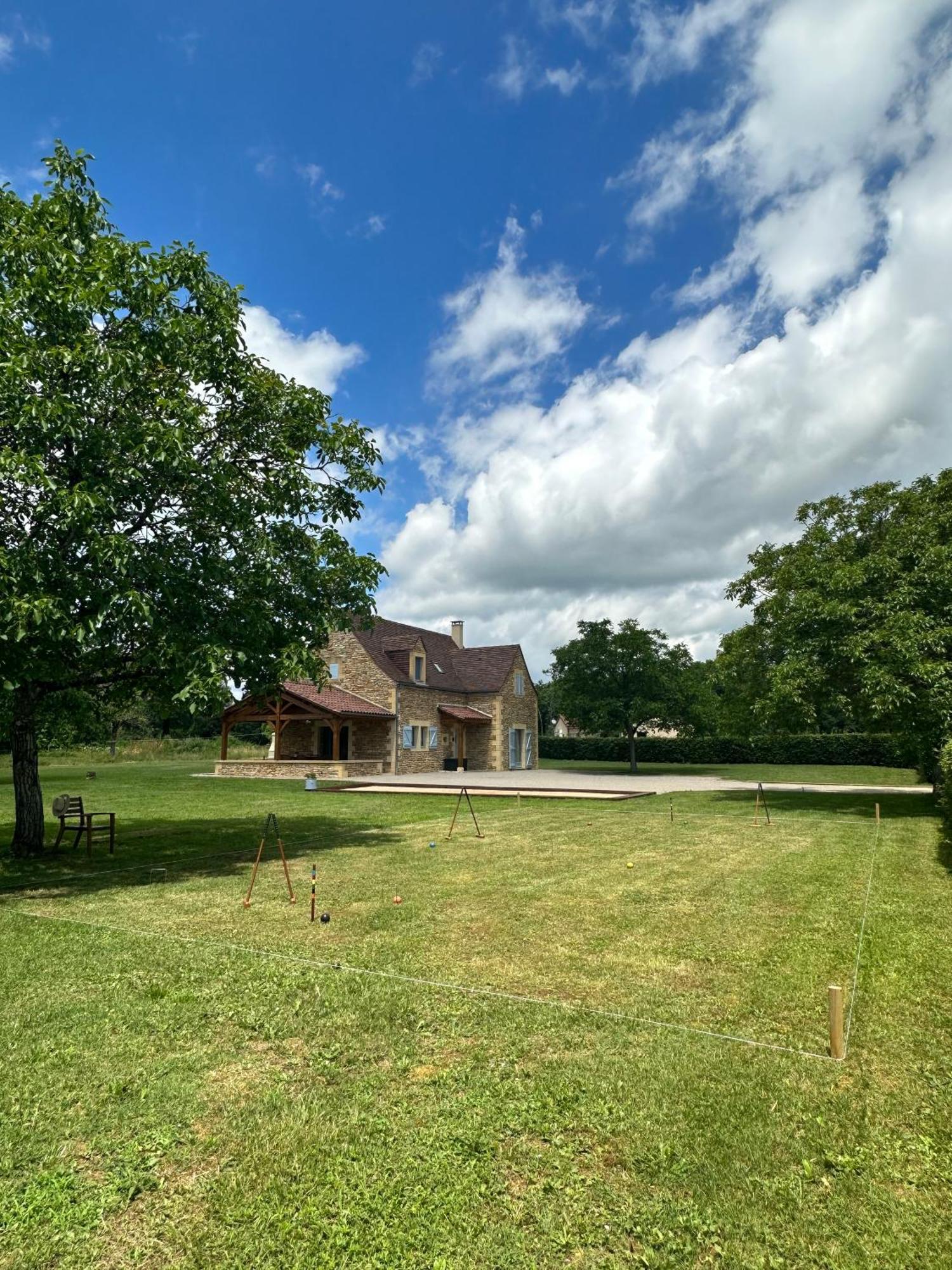 Luxury 3 Bed Home With Heated Swimming Pool Air Con And Boules Pitch Salignac-Eyvigues Экстерьер фото